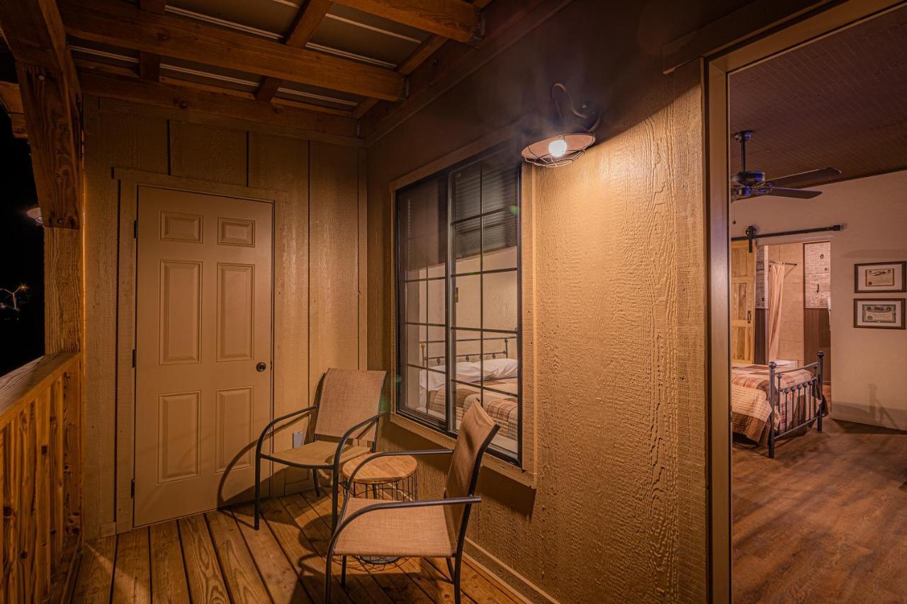 Miners Cabin #4 - King Bed - Private Balcony With Views Tombstone Eksteriør billede